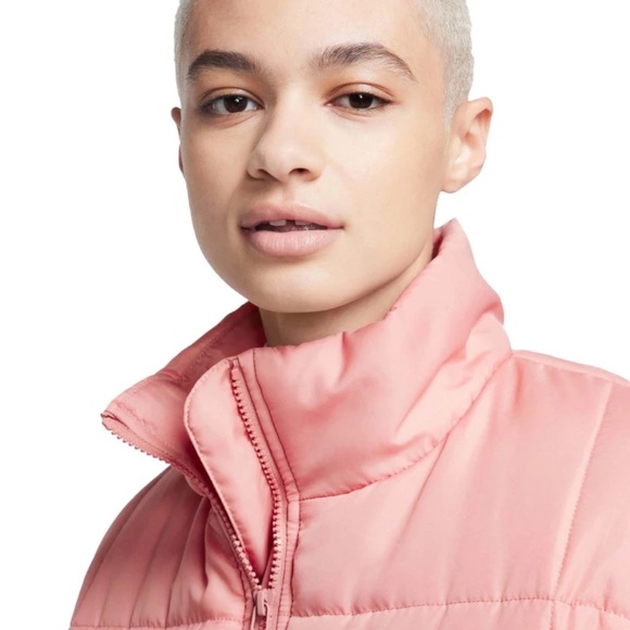 Women’s Nike Sportswear Classic Puffer Vest - Picture 3 of 8